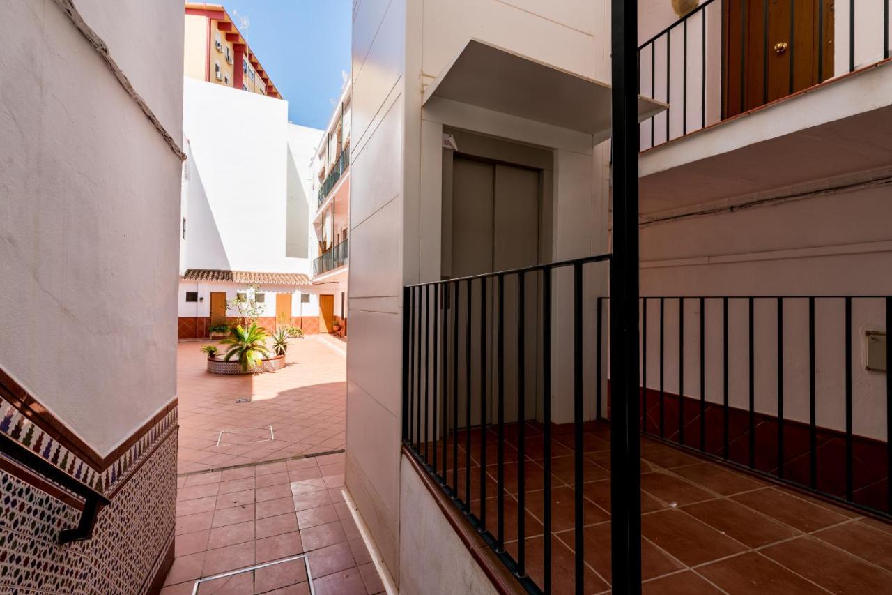 Appartamento Holi-Rent Salado Siviglia Esterno foto