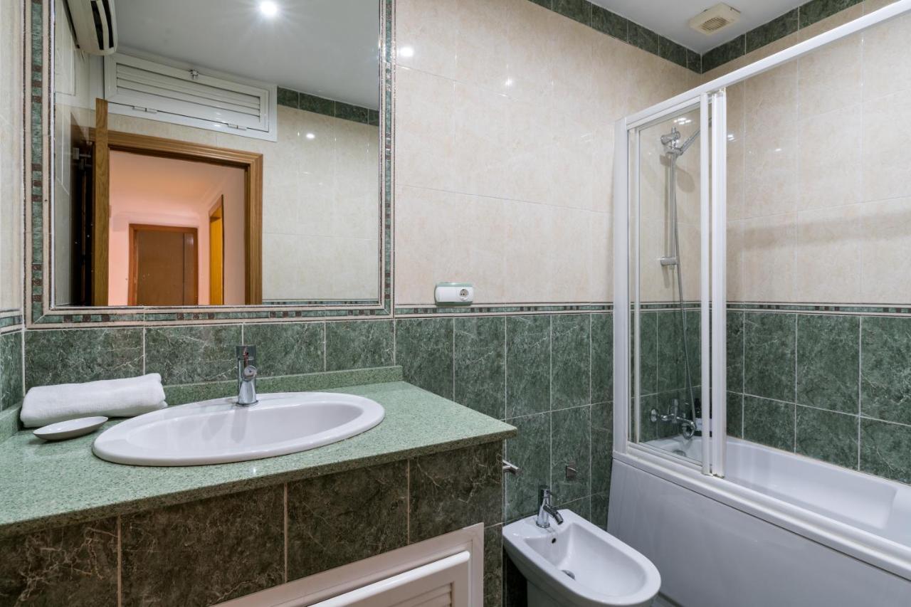 Appartamento Holi-Rent Salado Siviglia Esterno foto